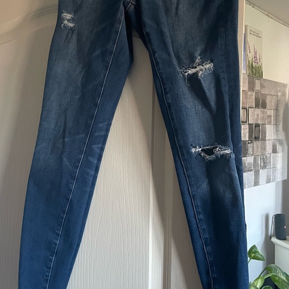 American Eagle “dream jean” - Picture 3 of 4